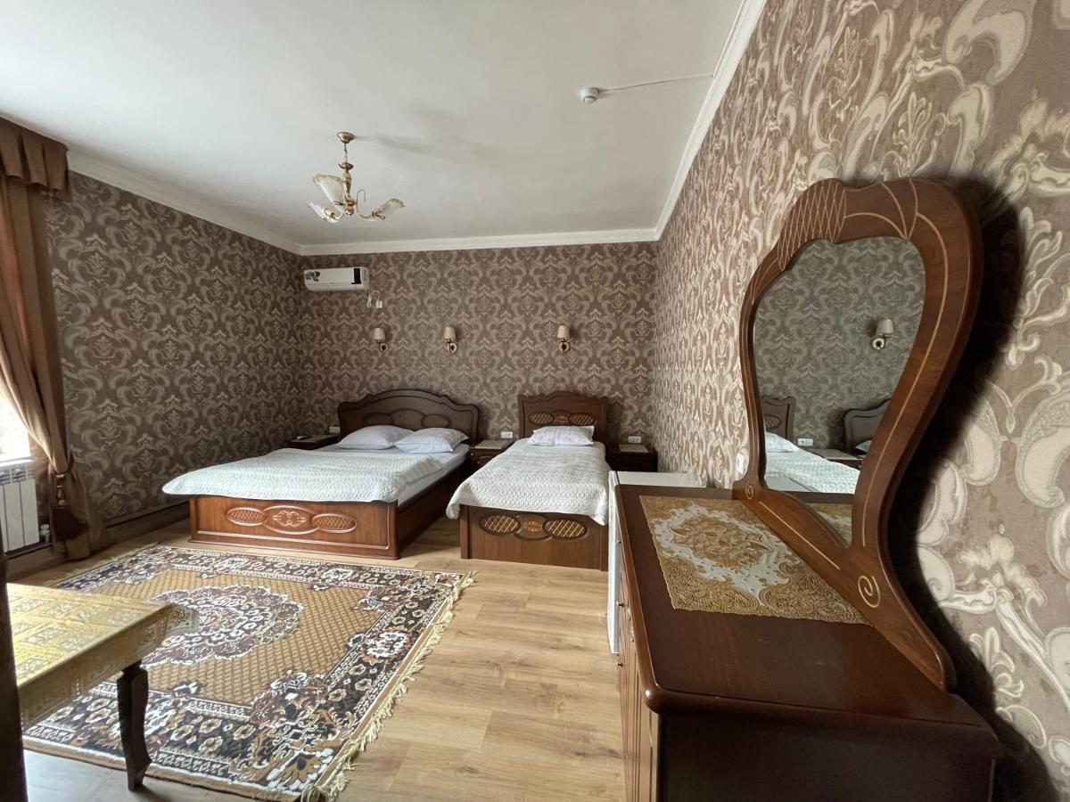 Hotel Ishonch Samarkand Exteriör bild